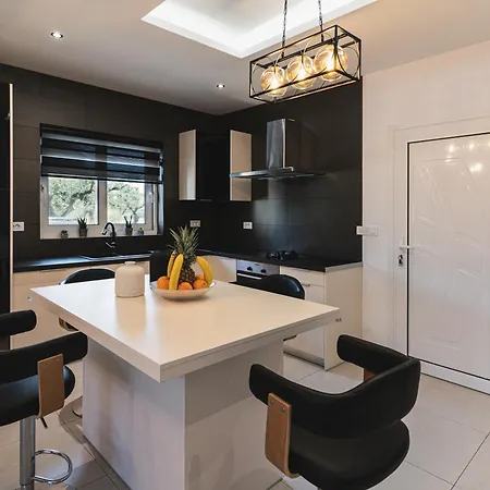 G-ammos 5 Star By Elite Apartment